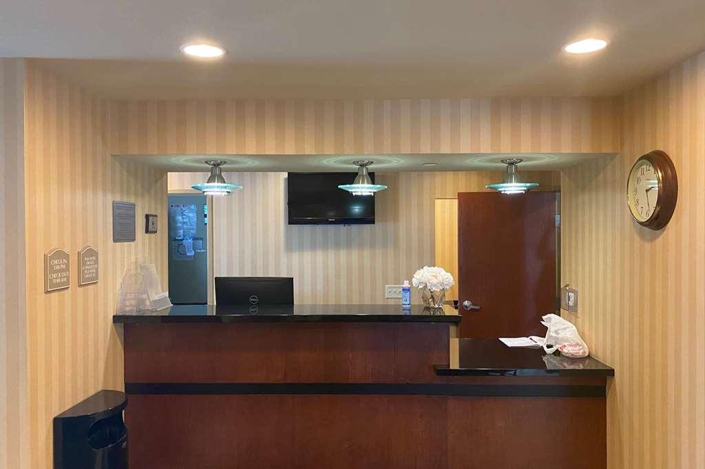 Americinn By Wyndham Ошкош Екстер'єр фото